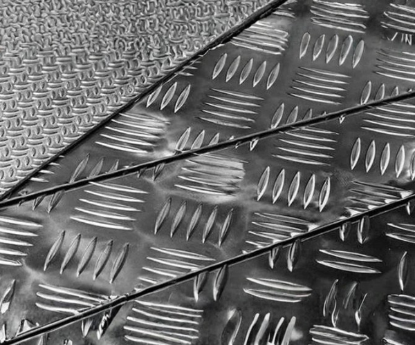 Aluminum Chequered & Plain Sheets